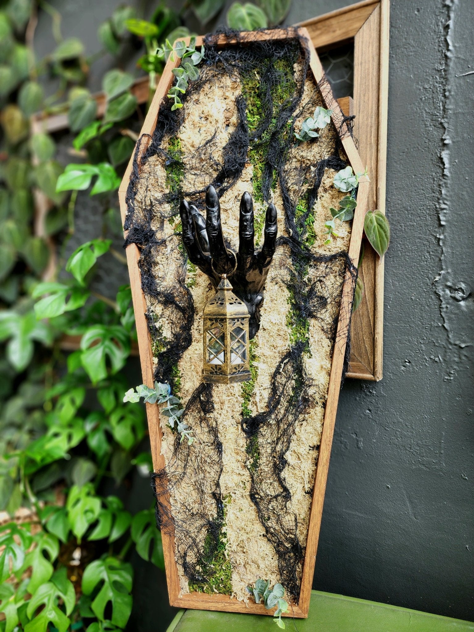 Spooky Moss Wall: Saturday September 28th from 4 - 6pm - Eccentric Garden